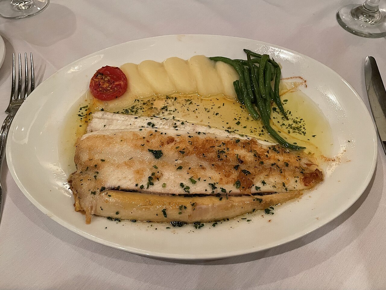 La sole meunière, dorée au beurre noisette.